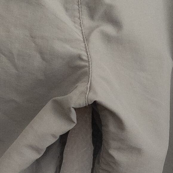 REI Green Gray Utility Cargo Shorts Size 16 - Picture 6 of 6